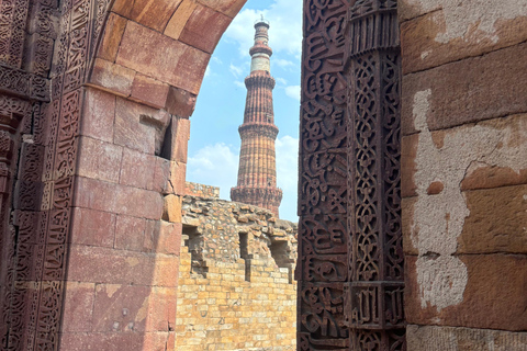 Delhi: Metro Heritage Tour with Guide