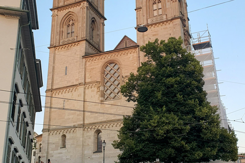 Zurich: Old Town Highlights Walking Tour with a Local Guide Zurich: Old Town Guided Walking Tour with Local Guide - 2h
