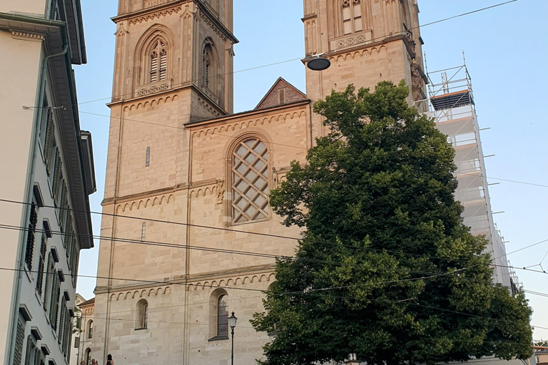 Zurich: Old Town Highlights Walking Tour with a Local Guide Zurich: Old Town Guided Walking Tour with Local Guide - 2h