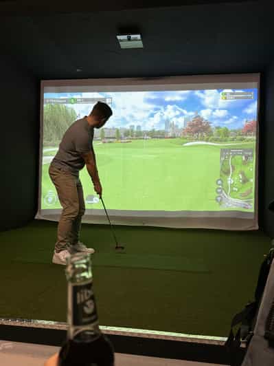 Münster: Indoor golf/golf simulator experience at Next Golf | GetYourGuide