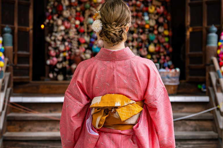 Kyoto: Private Kimono Photoshoot for Couples and Solo