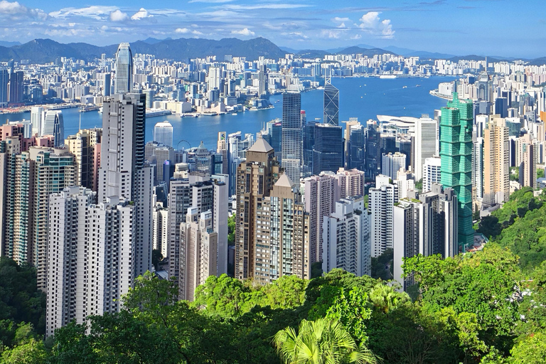 Hong Kong: In-depth Urban Exploration with Selected Lunch