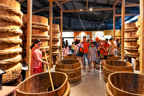 Da Nang/Hoi An: Hue Imperial City Transfer with 7 Stops