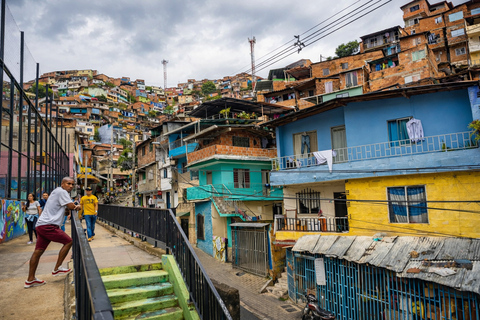 Medellín: Half-Day Tour to Comuna 13 & Exotic Fruit Market