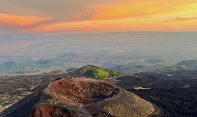 Visit Catania Etna Sunset Tour with tasting and pick up. in Catania