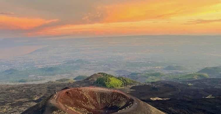 Catania: Tour dell'Etna al tramonto con degustazione e servizio di prelievo.