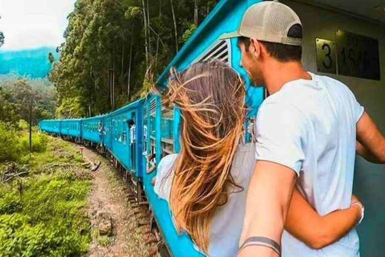 Colombo: Galle Day Tour Coastal Train Ride with Female Guide