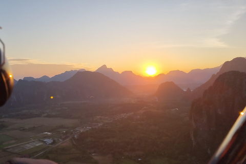 Vang Vieng: Paragliding Flight Experience