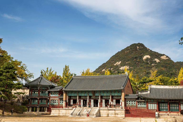 جولة سيرًا على الأقدام في قصر جيونج بوكجونج