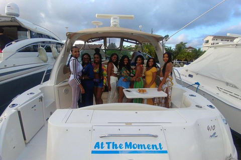 Cancún: Tour privado en yate a Isla Mujeres con snorkel #GMBSR41