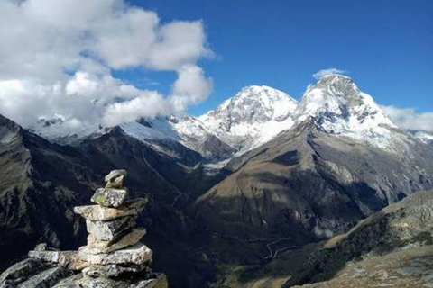 Huaraz: Laguna 69 Full-Day Guided Trekking Adventure