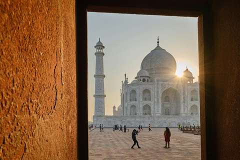 From Delhi: Sunrise Taj Mahal & Agra Fort Day Trip by AC Car Tour With AC Car & Driver + Guide Only