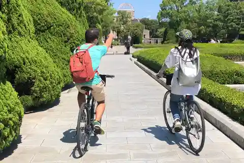 Hiroshima: City and Miyajima Bike and Boat Tour