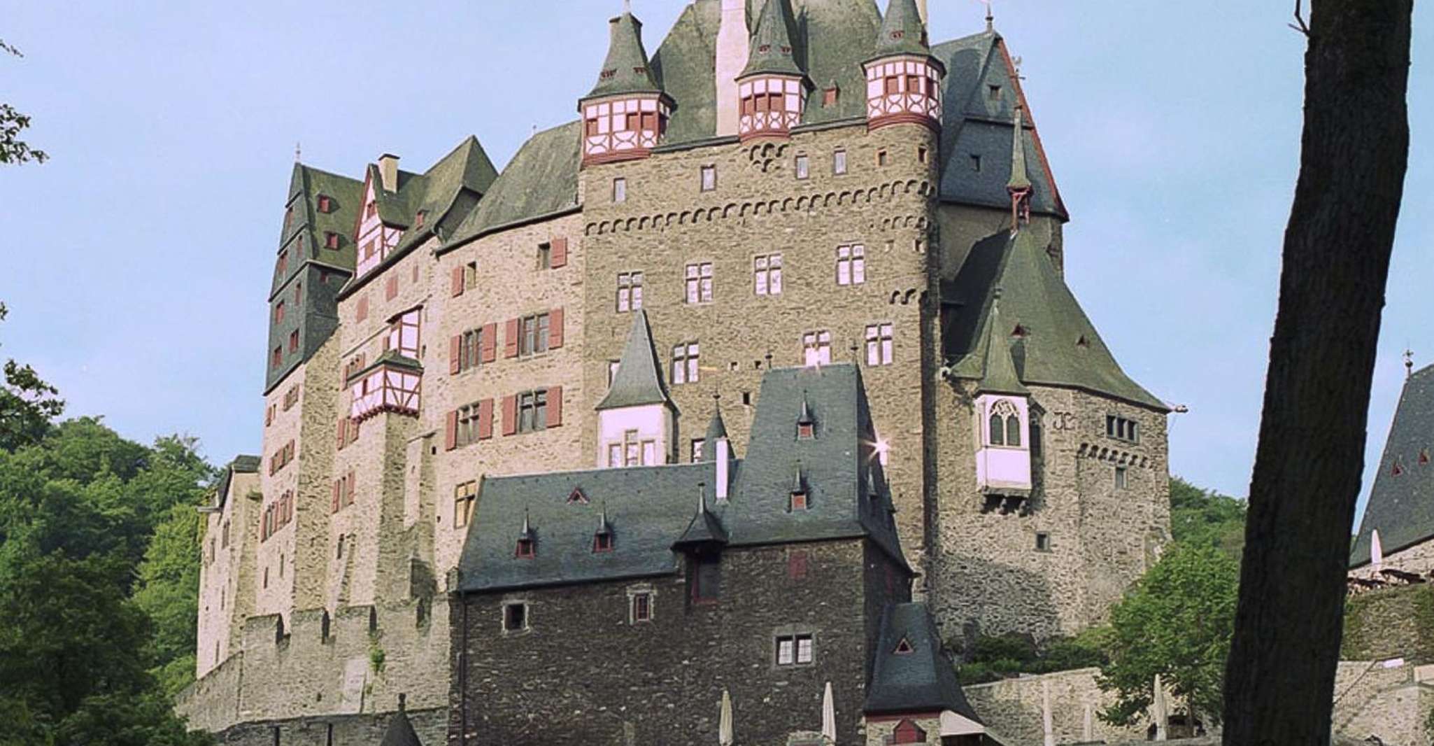 Frankfurt: Day Trip to Eltz Castle