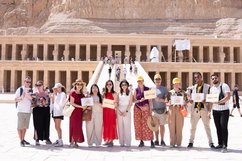 Hurghada: Small-Group Luxor Highlights & Tut Tomb Day Tour
