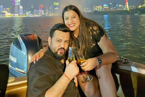 胡志明市：2026年除夕烟花快艇之旅团体游：除夕烟花快艇巡游