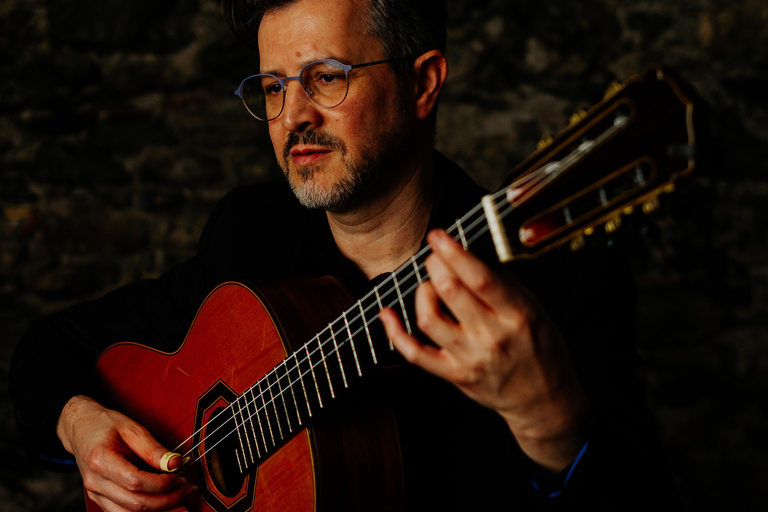 Madeira: espectáculo de fado con vino de MadeiraMadeira: Espectáculo de fado con vino de Madeira