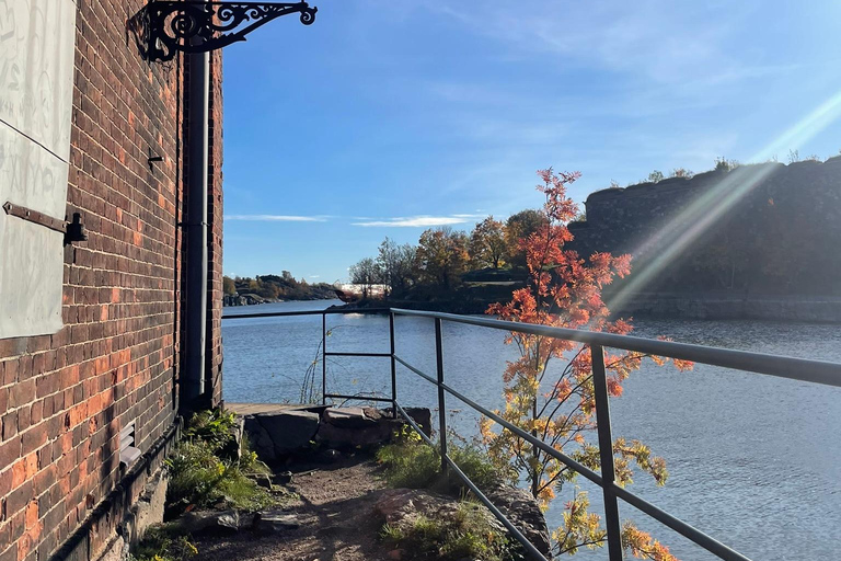 Private UNESCO Suomenlinna Tour: Fortress & Sea landscapes