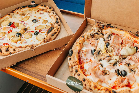 Stockholm: Pizza Buffet Cruise with Scenic Views