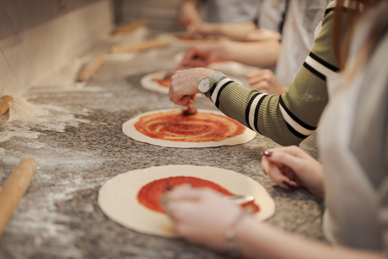 Rome: Traditional Pizza Making Cooking Class