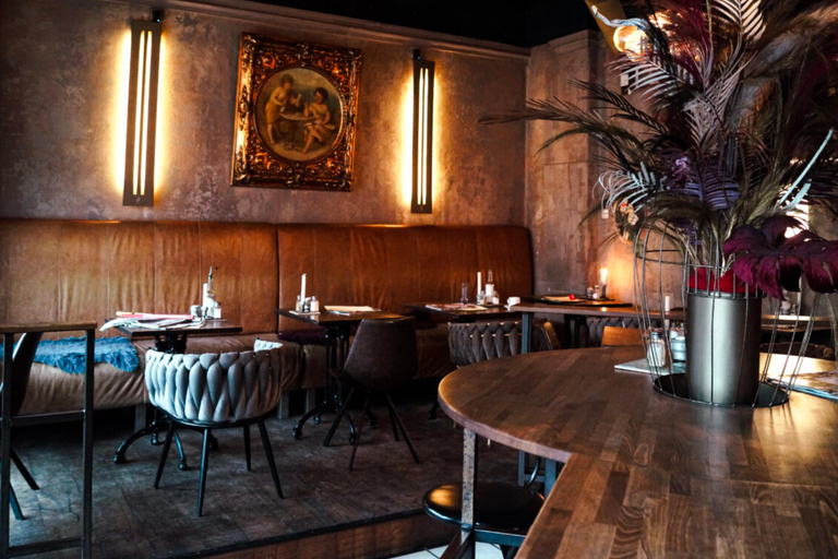 Dresden: Painting experience in the cozy ambience of Café Europa Cafe Europa: art workshop