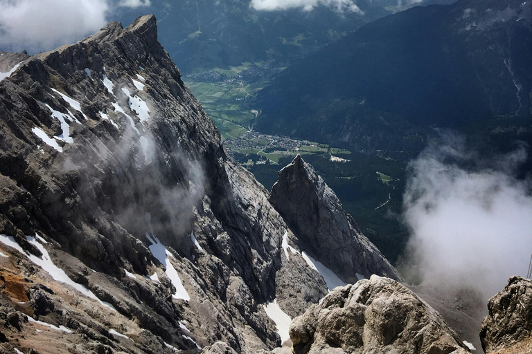 Alpine Escape: Partnach Gorge, Lake Eibsee and Zugspitze in French Classic Option: Partnach, Garmisch, and Lake Eibsee