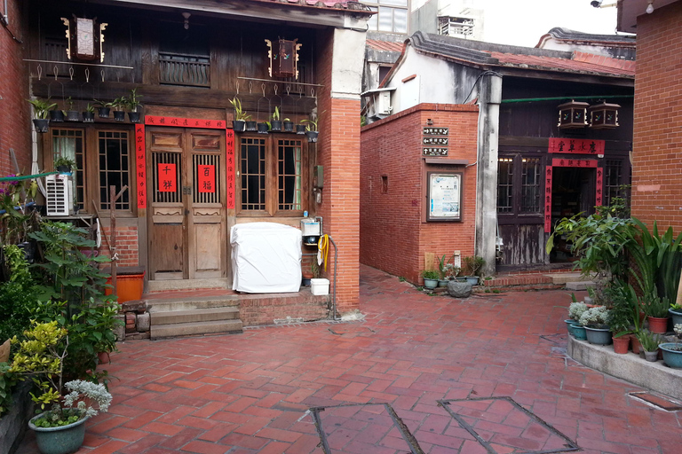 From Taipei: Private 4-Day West & South Taiwan Tour SOLO Traveler