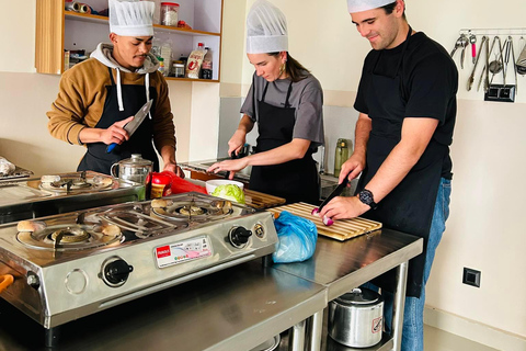 Katmandú: Clase de cocina nepalí con recogida en el hotel