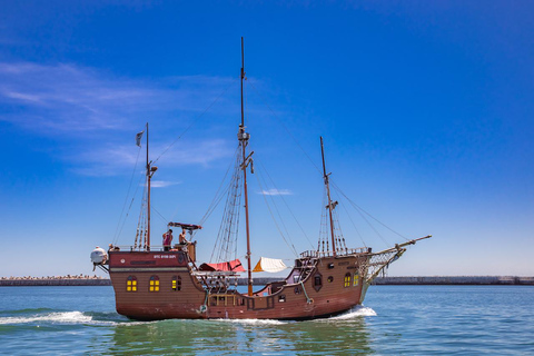 Cape Town: Jolly Roger Pirate Ship Cruise Daytime Experience
