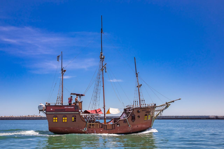 Cape Town: Jolly Roger Pirate Ship Cruise Daytime Experience