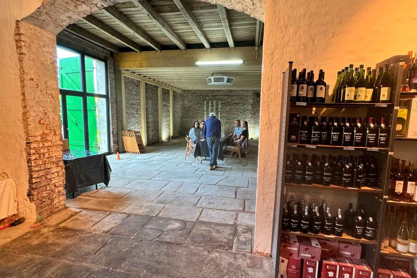 Bochum: Wine tasting with a VW T2 Bulli