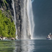 Ålesund és Geirangerfjord oda-vissza, hibrid elektromos hajó