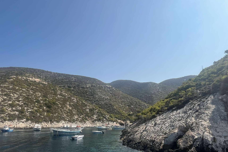 Zante: Crucero por la isla y las tortugas en EuroskyNaufragio Cuevas Azules e Isla de las Tortugas Cuevas Ceri