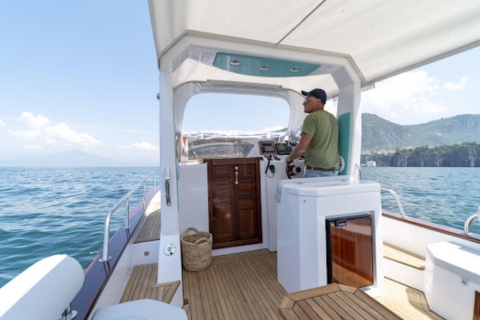 Całodniowa prywatna wycieczka łodzią po wybrzeżu Amalfi z Amalfi