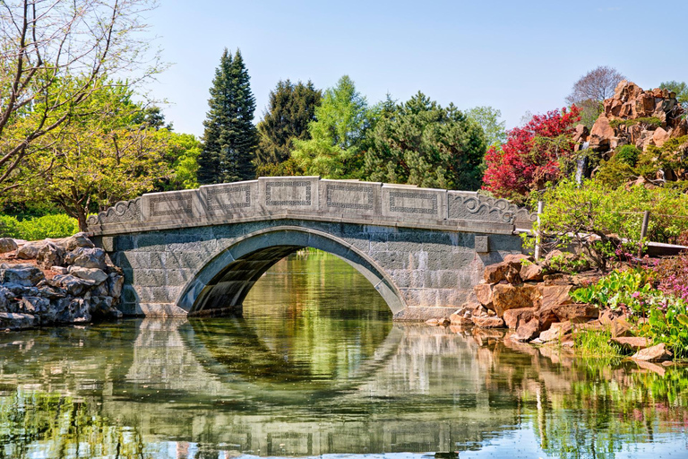 Montreal Botanical Garden & Insectarium Private Guided Tour 3-hour: Montreal Botanical Garden Tour & Transport