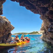 Pula: Höhlen-Kajak Tour, Schnorcheln und Insel-Springen
