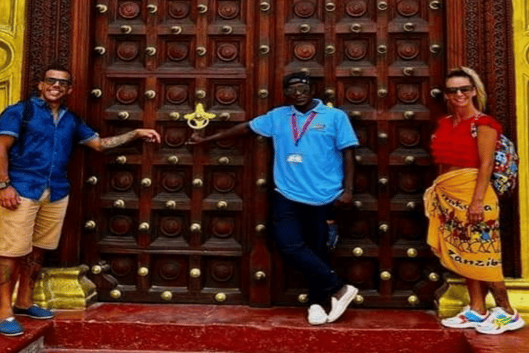 Pemba: Privétour met gidsZanzibar: Salaam Cave Aquarium en Stone Town wandeltour