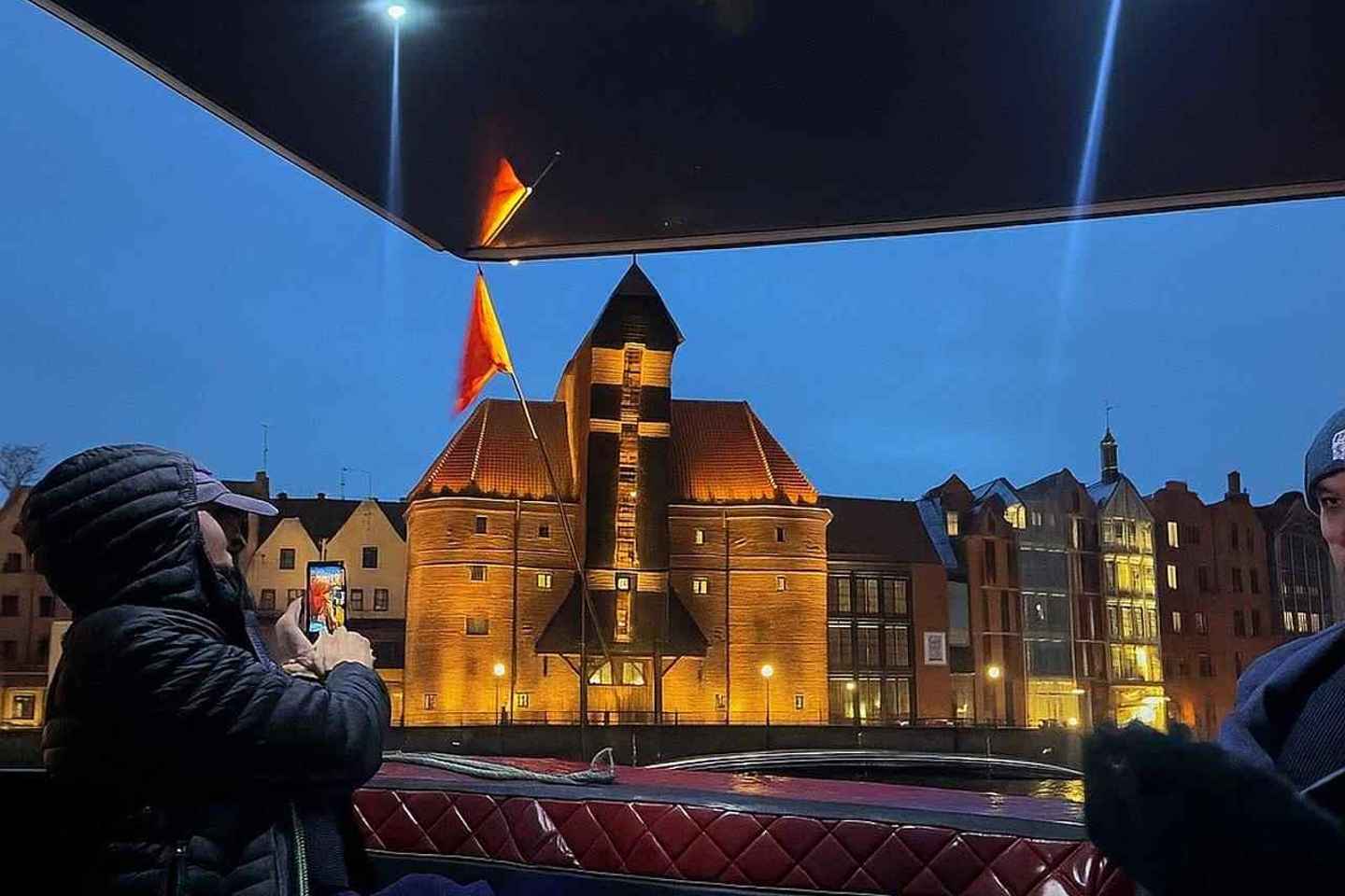 Gdańsk: Motława River Eco Cruise at Night with Hot Wine