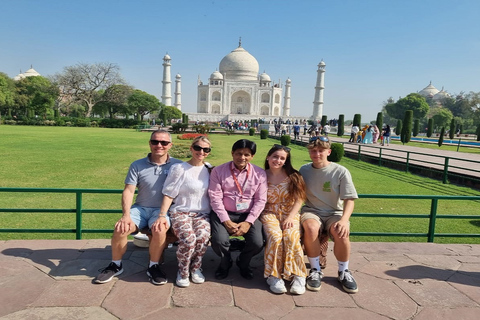 Agra: Best Taj Mahal Guided Tour (All Inclusive)Tour With comfortable transport &amp; Local Guide Only