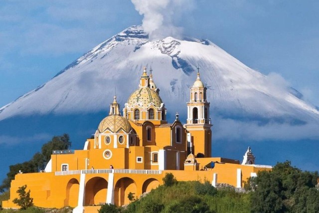 Visit From Puebla Tour to Cholula in Taxco