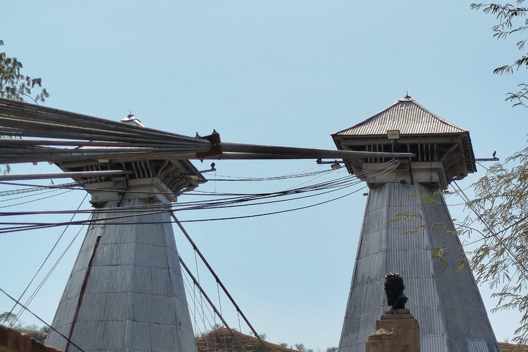 Medellín: tour coloniale di un'intera giornata con guidaMedellin: tour coloniale di un'intera giornata con guida