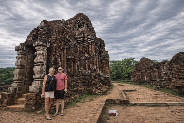 Da Nang: My Son Sanctuary & Golden Hands Bridge Private Tour