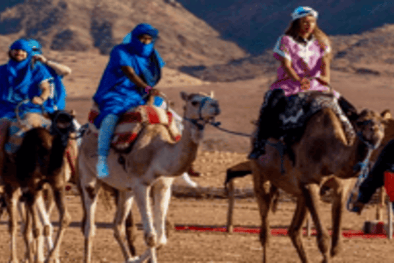 Avventura a Marrakech: parapendio, giro in cammello e colazione