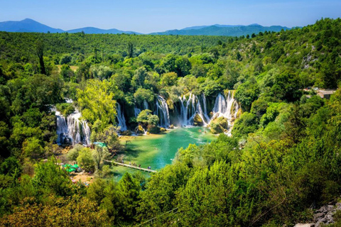 Dubrovnik: Escursione di un giorno a Mostar e alle cascate di KravicaPullman moderno con aria condizionata e guida in inglese