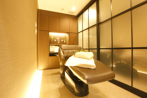 Tokyo: Scalp Care Treatment at a Head Spa