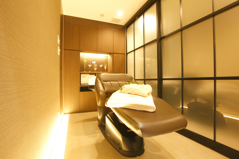 Tokyo: Scalp Care Treatment at a Head Spa