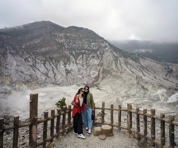 Bandung: Tangkuban Parahu Volcano & Surrounding Areas Tour