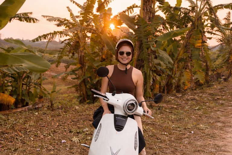 Hanoi Street Food Tour: Female Riders Motorbike & Sunset Priavte tour with female riders