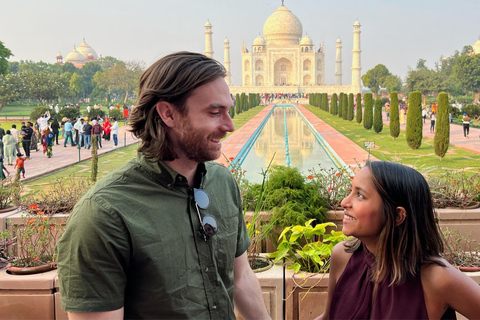 From Delhi: Taj Mahal Sunrise Tour with Skip-the-Line Ticket All-Inclusive: Car, Guide, Meals & Entry Tickets