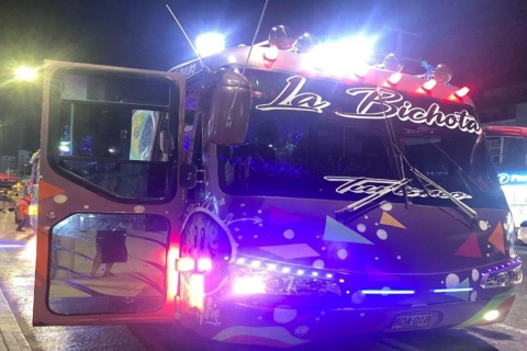 Cartagena : Chiva Party Bus avec OpenBar de Rhum et Disco !Carthagène : Bus Chivaparty avec Open bar au Rhum !